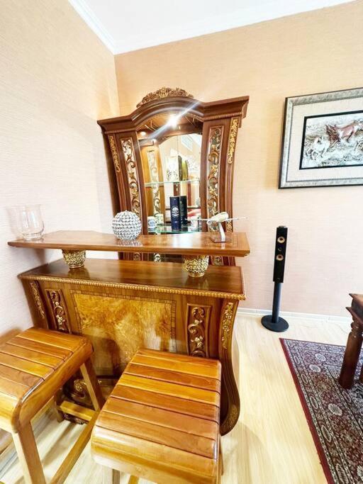 Luxury Beachfront 2 Bedroom In Jbr With Palm & Sea View Apartment *